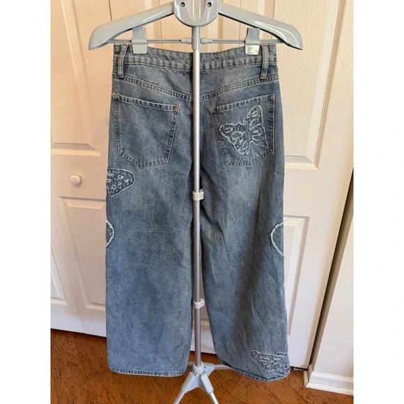 Hot Topic Womens Jeans Wide Leg Butterfly Applique Blue Wash Size 5 - Picture 7 of 11